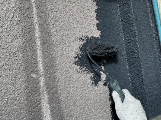 和歌山市密着の外壁塗装・屋根塗装専門店エースペイントの外壁の塗装　上塗り塗装