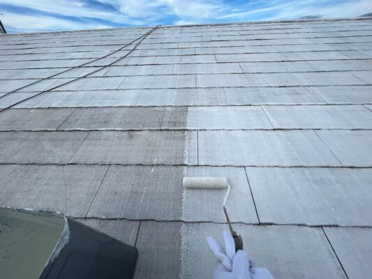 和歌山市密着の外壁塗装　屋根塗装　専門店エースペイントの　外壁塗装　屋根塗装　付帯部塗装　コーキング工事　屋根　下塗り　下塗り2回目