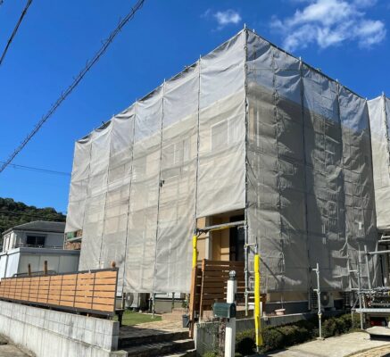 和歌山市密着の外壁塗装・屋根塗装専門店エースペイントの外壁の塗装と屋根の塗装　足場組立