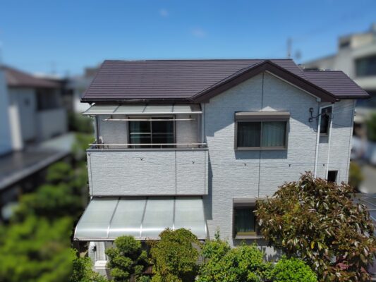【和歌山市】O様邸<br>『クリヤー塗装で透明感溢れる仕上がりに、チョコレートブラウンの屋根でシンプルながら上品な印象を添えて…。✧₊°』